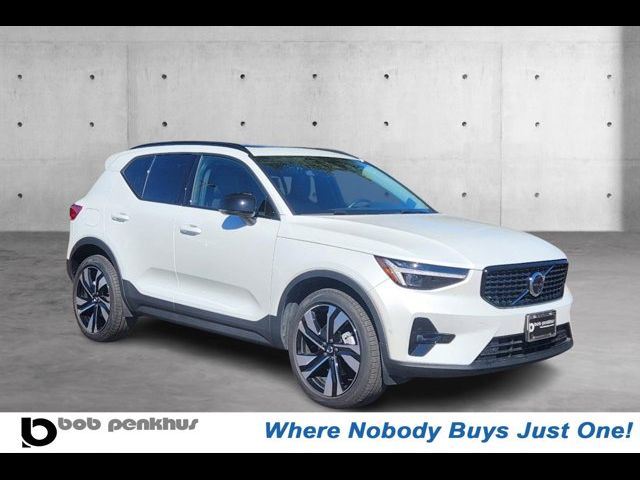 2024 Volvo XC40 Ultimate Dark Theme