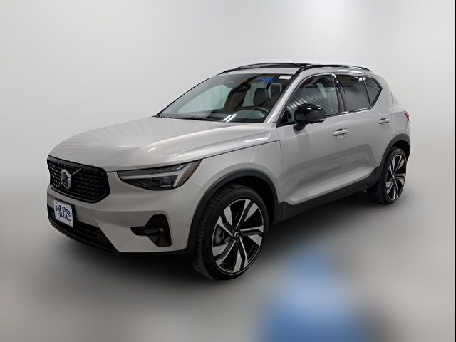 2024 Volvo XC40 Ultimate Dark Theme