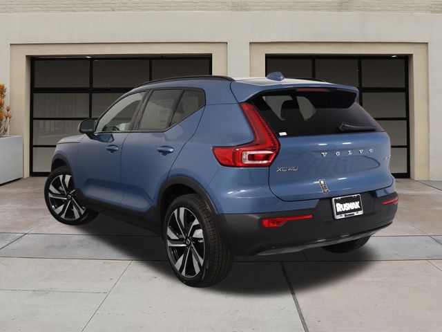 2024 Volvo XC40 Ultimate Dark Theme