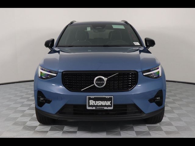 2024 Volvo XC40 Ultimate Dark Theme