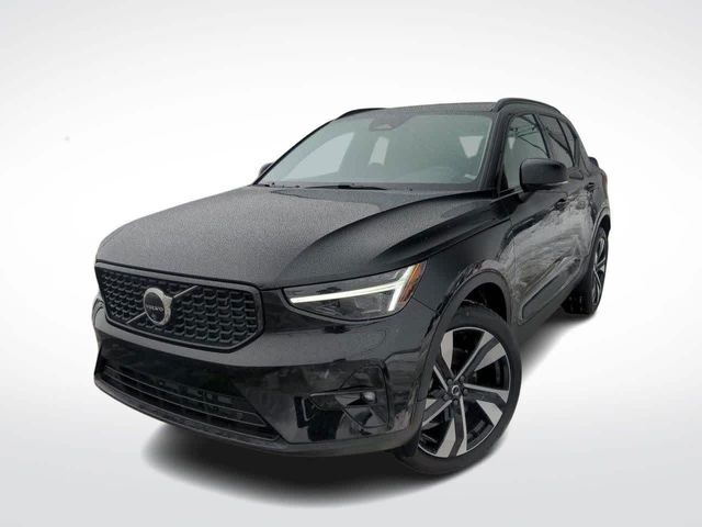 2024 Volvo XC40 Ultimate Dark Theme