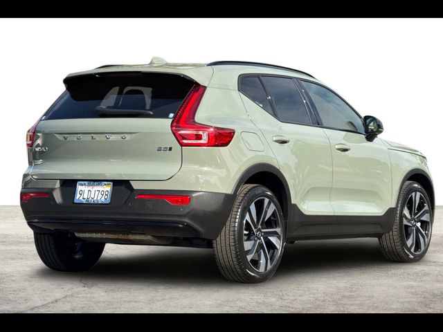 2024 Volvo XC40 Ultimate Dark Theme