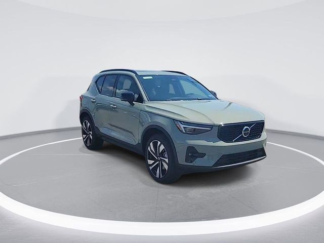 2024 Volvo XC40 Ultimate Dark Theme