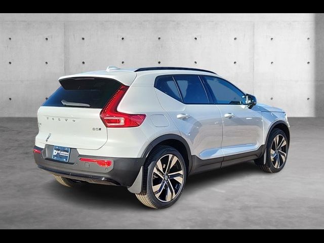 2024 Volvo XC40 Ultimate Dark Theme