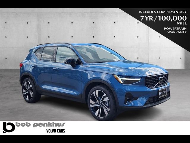 2024 Volvo XC40 Ultimate Dark Theme