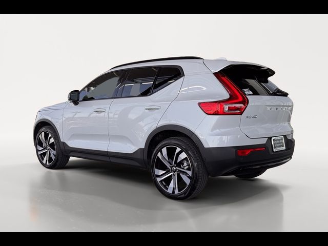 2024 Volvo XC40 Ultimate Dark Theme