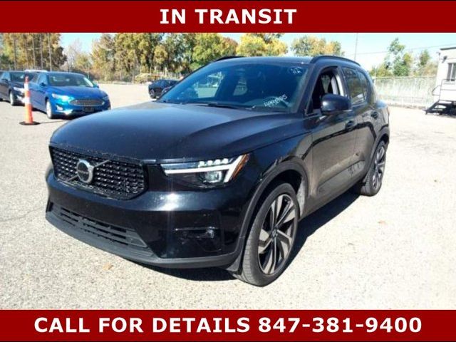 2024 Volvo XC40 Ultimate Dark Theme