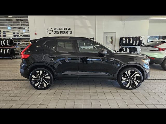 2024 Volvo XC40 Ultimate Dark Theme