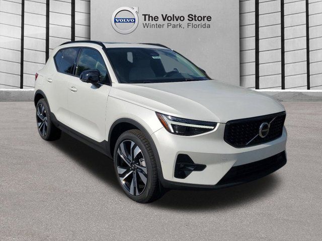 2024 Volvo XC40 Ultimate Dark Theme