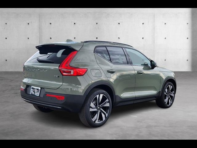 2024 Volvo XC40 Ultimate Dark Theme