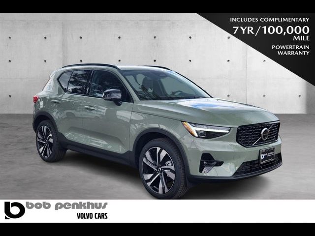 2024 Volvo XC40 Ultimate Dark Theme