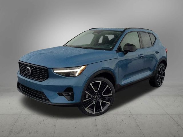 2024 Volvo XC40 Ultimate Dark Theme