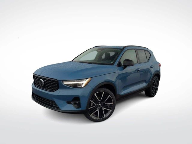 2024 Volvo XC40 Ultimate Dark Theme