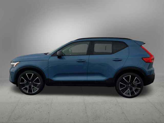 2024 Volvo XC40 Ultimate Dark Theme