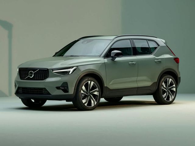 2024 Volvo XC40 Ultimate Dark Theme