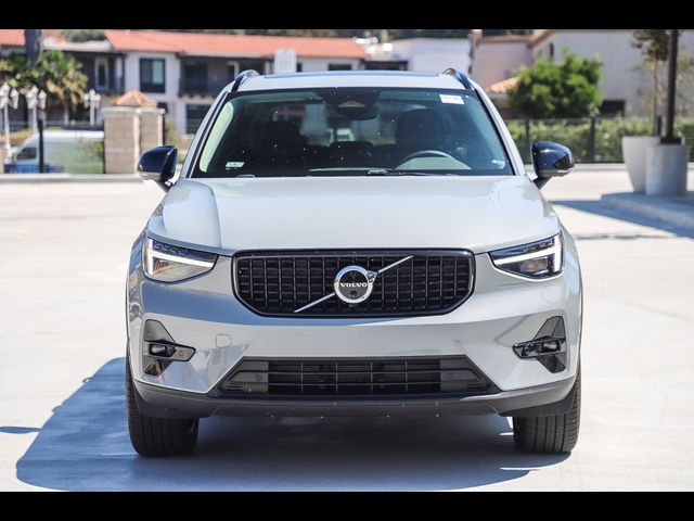 2024 Volvo XC40 Ultimate Dark Theme