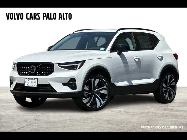 2024 Volvo XC40 Ultimate Dark Theme