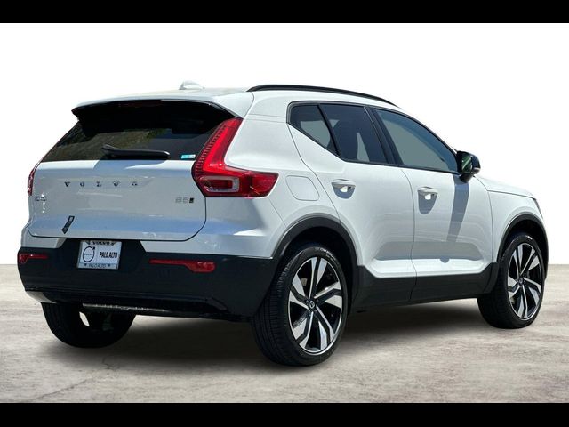 2024 Volvo XC40 Ultimate Dark Theme