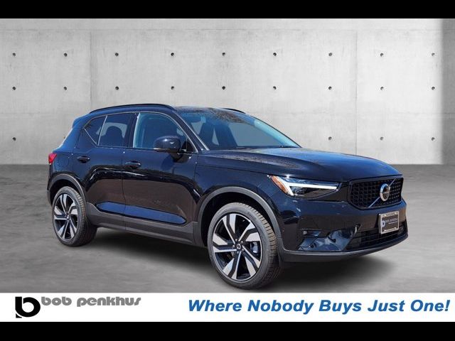 2024 Volvo XC40 Ultimate Dark Theme