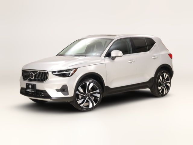 2024 Volvo XC40 Plus Bright Theme