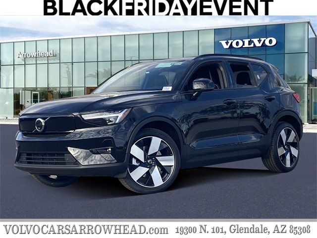 2024 Volvo XC40 Plus Dark Theme