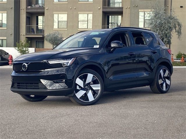 2024 Volvo XC40 Plus Dark Theme