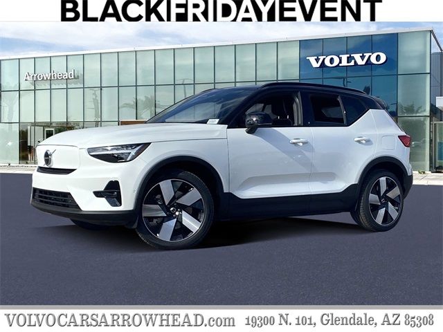 2024 Volvo XC40 Plus Dark Theme