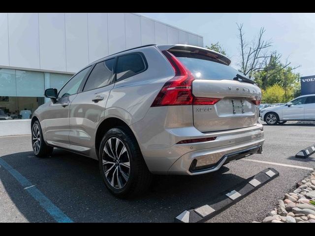 2024 Volvo XC60 Core Dark Theme