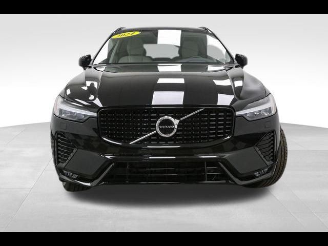 2024 Volvo XC60 Core Dark Theme