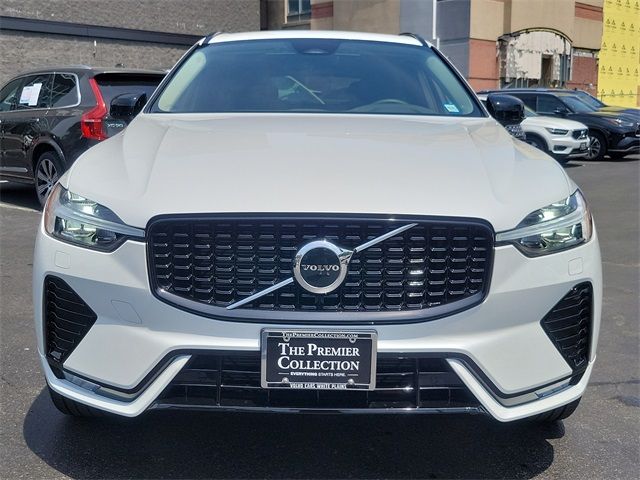 2024 Volvo XC60 Core Dark Theme