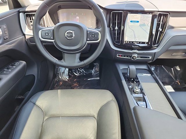 2024 Volvo XC60 Core Dark Theme