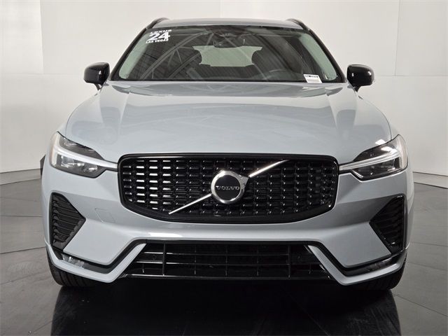 2024 Volvo XC60 Core Dark Theme
