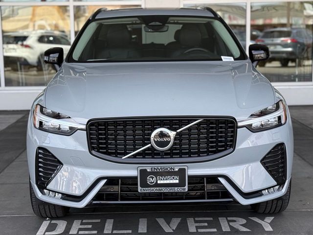 2024 Volvo XC60 Core Dark Theme