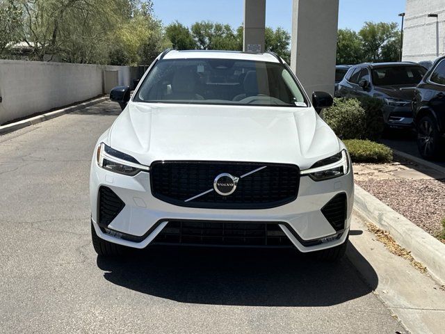 2024 Volvo XC60 Core Dark Theme