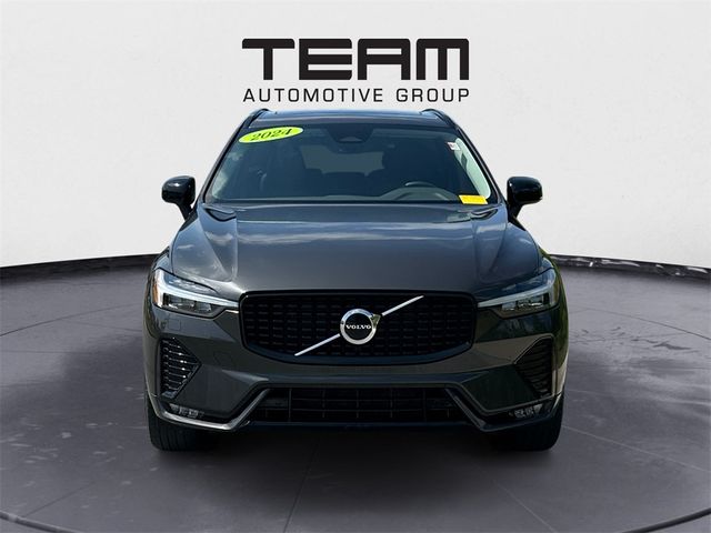 2024 Volvo XC60 Core Dark Theme