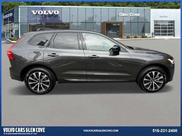 2024 Volvo XC60 Core Dark Theme