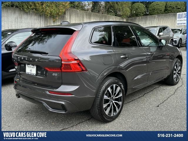 2024 Volvo XC60 Core Dark Theme