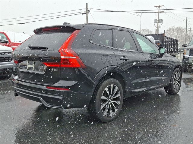 2024 Volvo XC60 Core Dark Theme