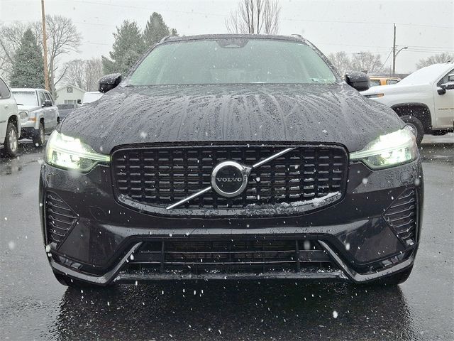 2024 Volvo XC60 Core Dark Theme