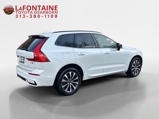 2024 Volvo XC60 Core Dark Theme