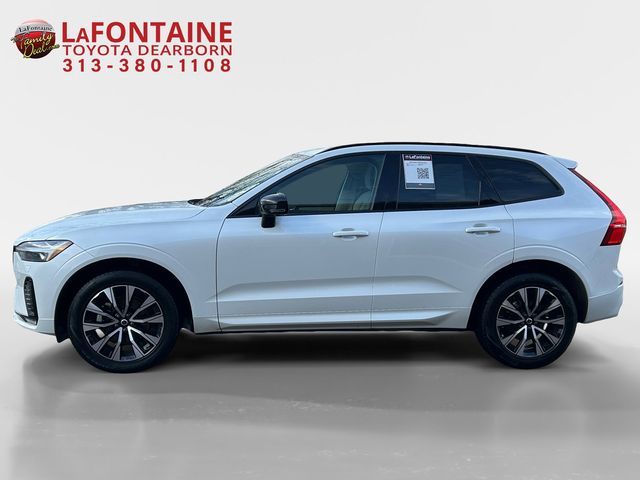 2024 Volvo XC60 Core Dark Theme