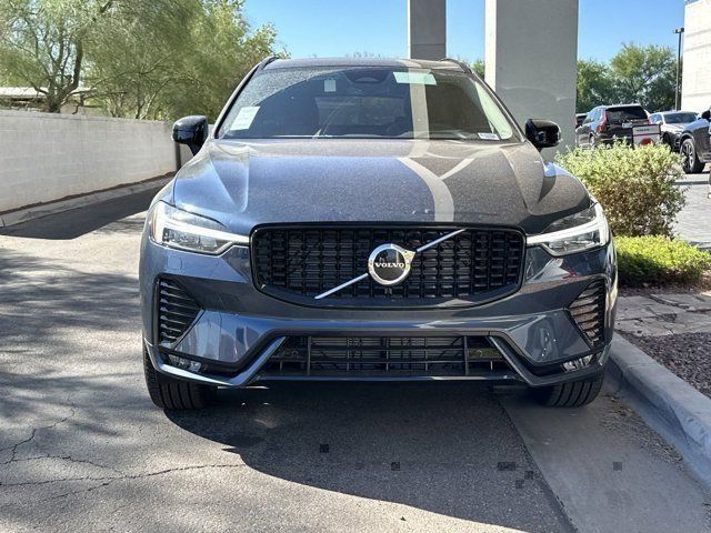 2024 Volvo XC60 Core Dark Theme