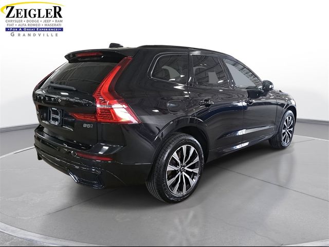 2024 Volvo XC60 Core Dark Theme