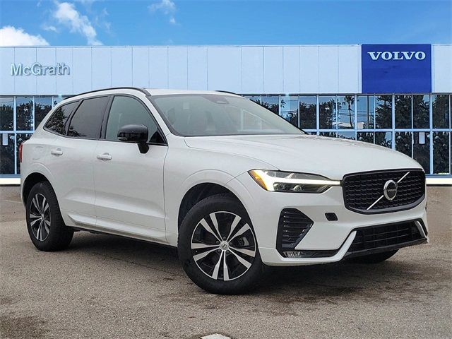 2024 Volvo XC60 Core Dark Theme