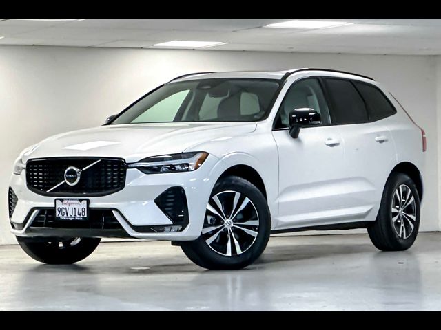 2024 Volvo XC60 Core Dark Theme