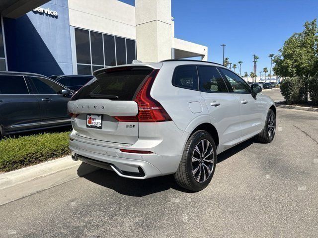 2024 Volvo XC60 Core Dark Theme