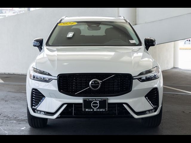 2024 Volvo XC60 Core Dark Theme