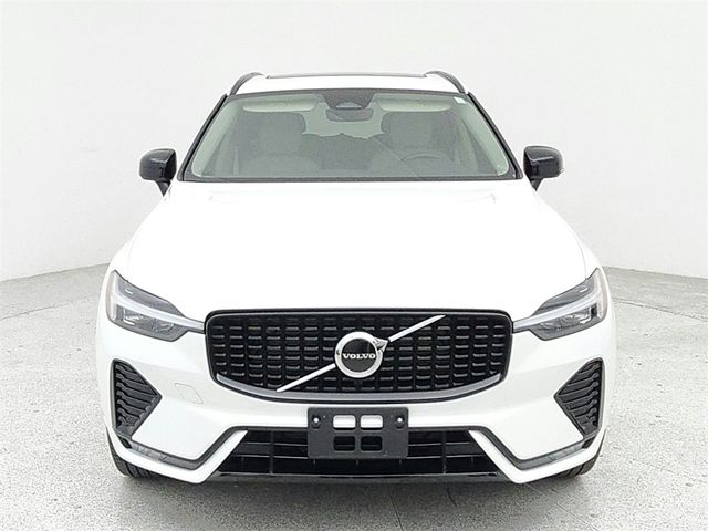 2024 Volvo XC60 Core Dark Theme