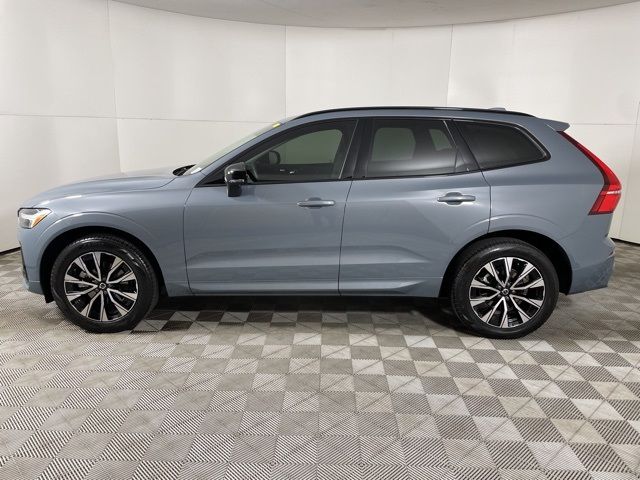 2024 Volvo XC60 Core Dark Theme