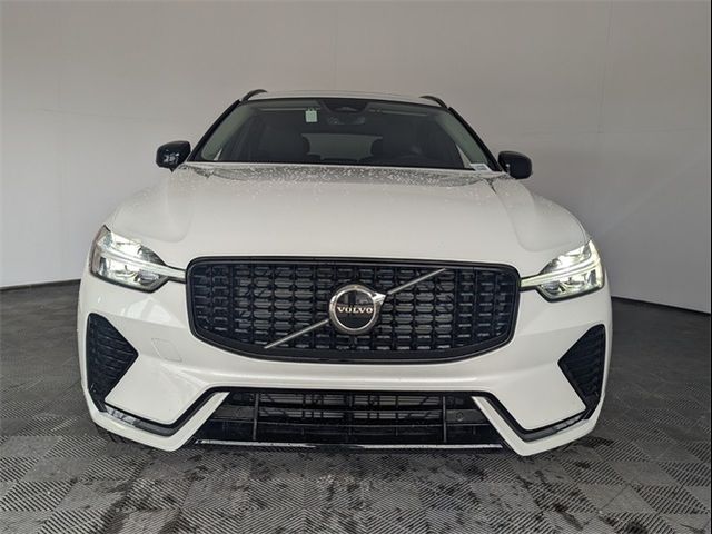 2024 Volvo XC60 Core Dark Theme